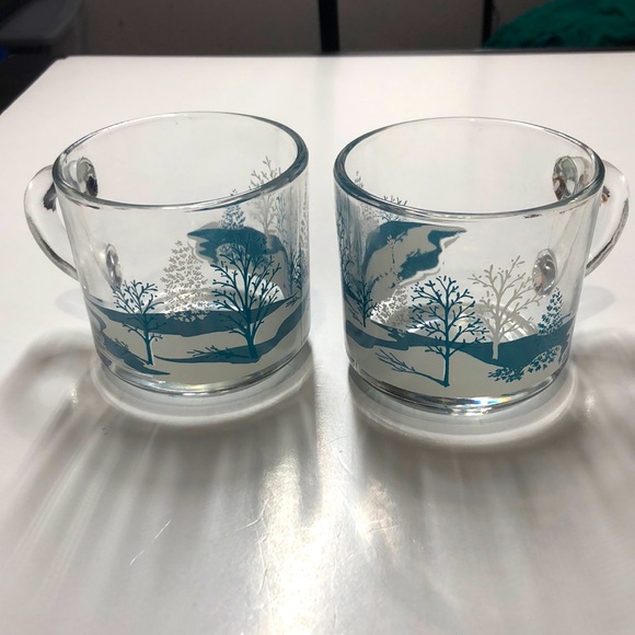 Anchor Hocking Other - Set of 2 Anchor winter tree‎ glass mugs